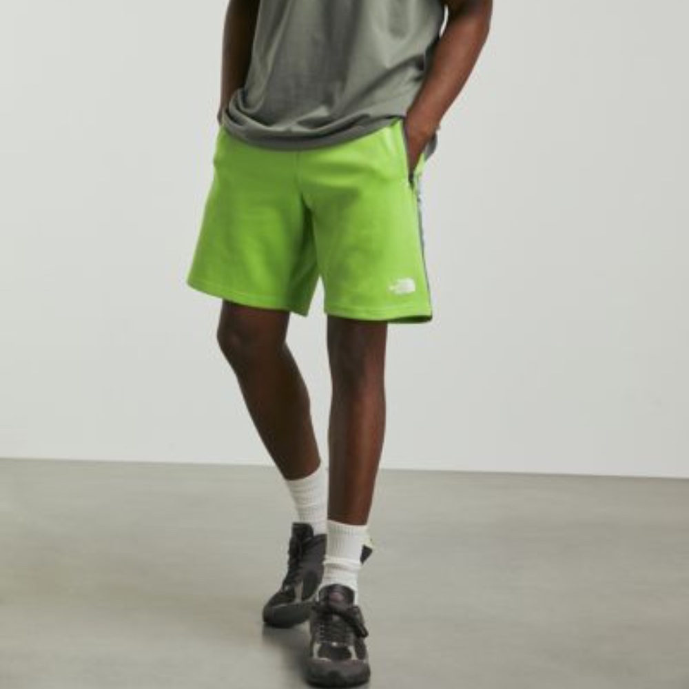 NEW The North Face Tech Shorts in Green